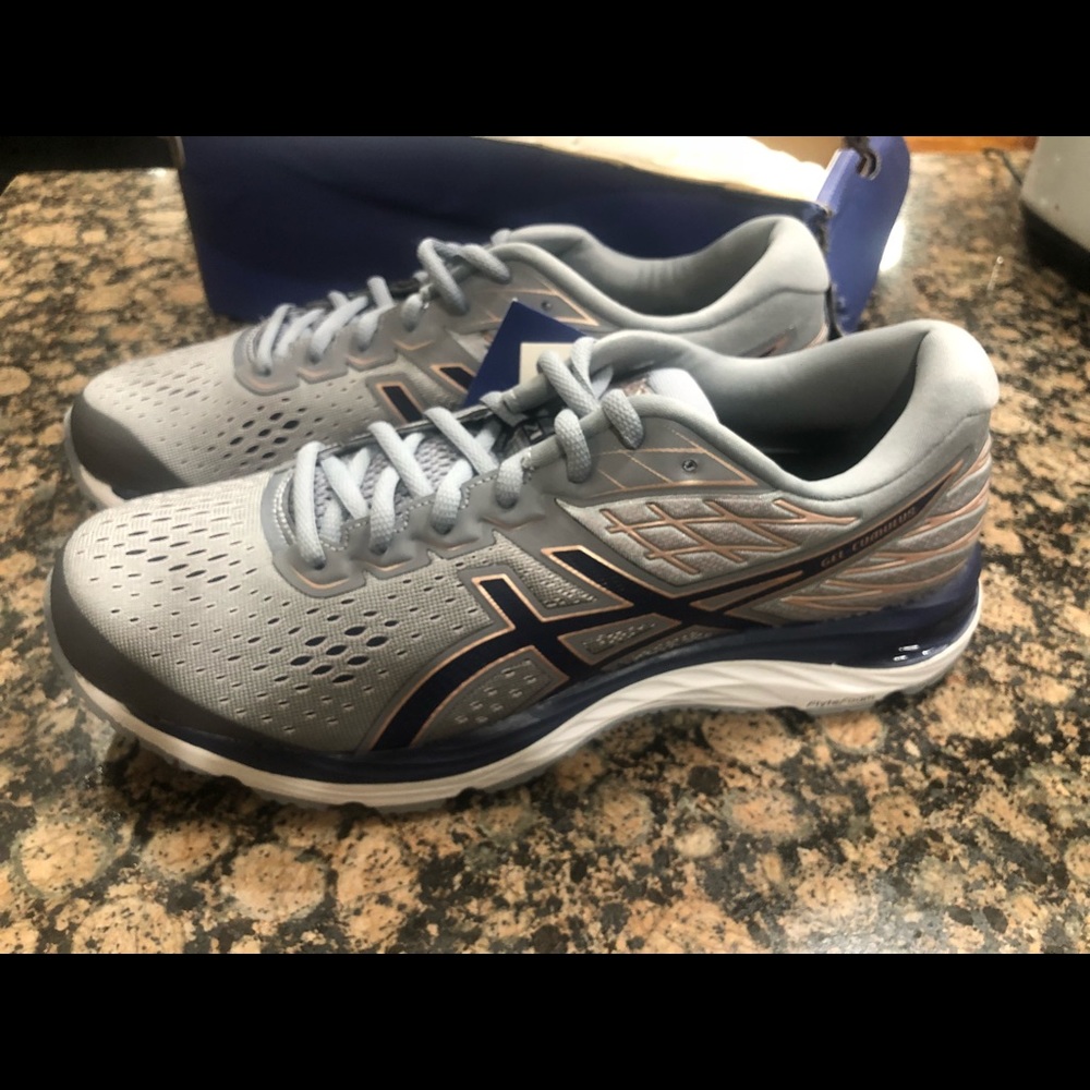 NWT Gel Cumulus 21